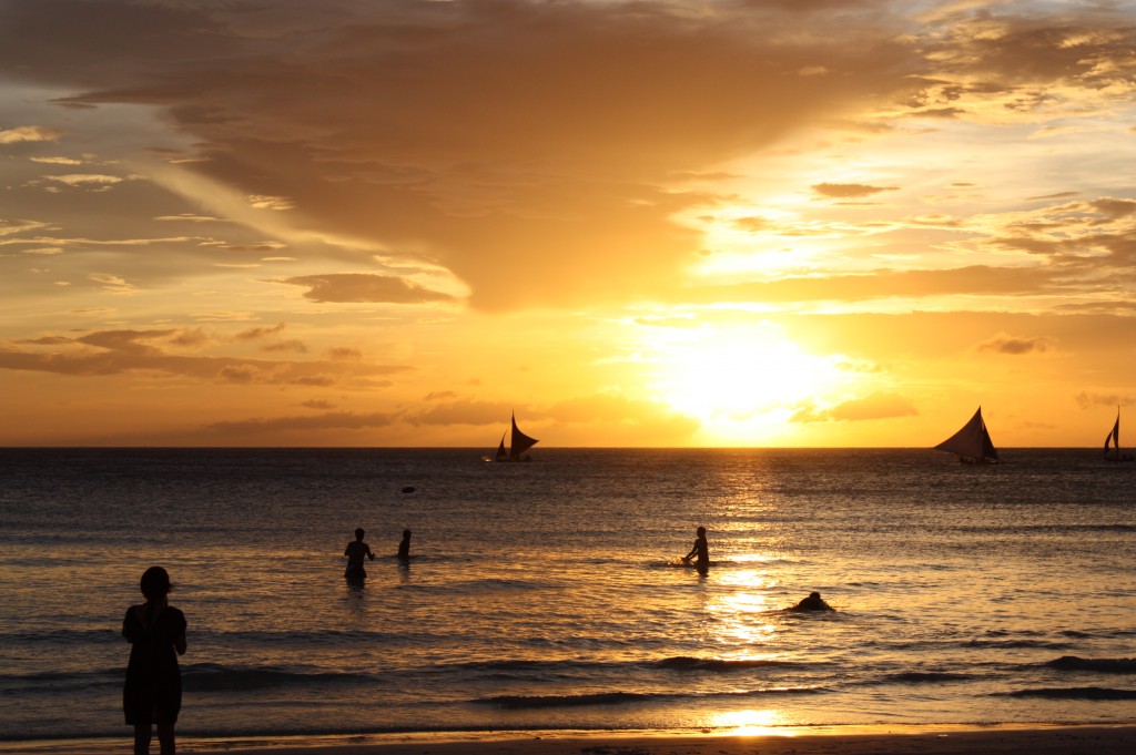 Boracay-Filippinerna-TravelGrip-solnedgång-white-beach