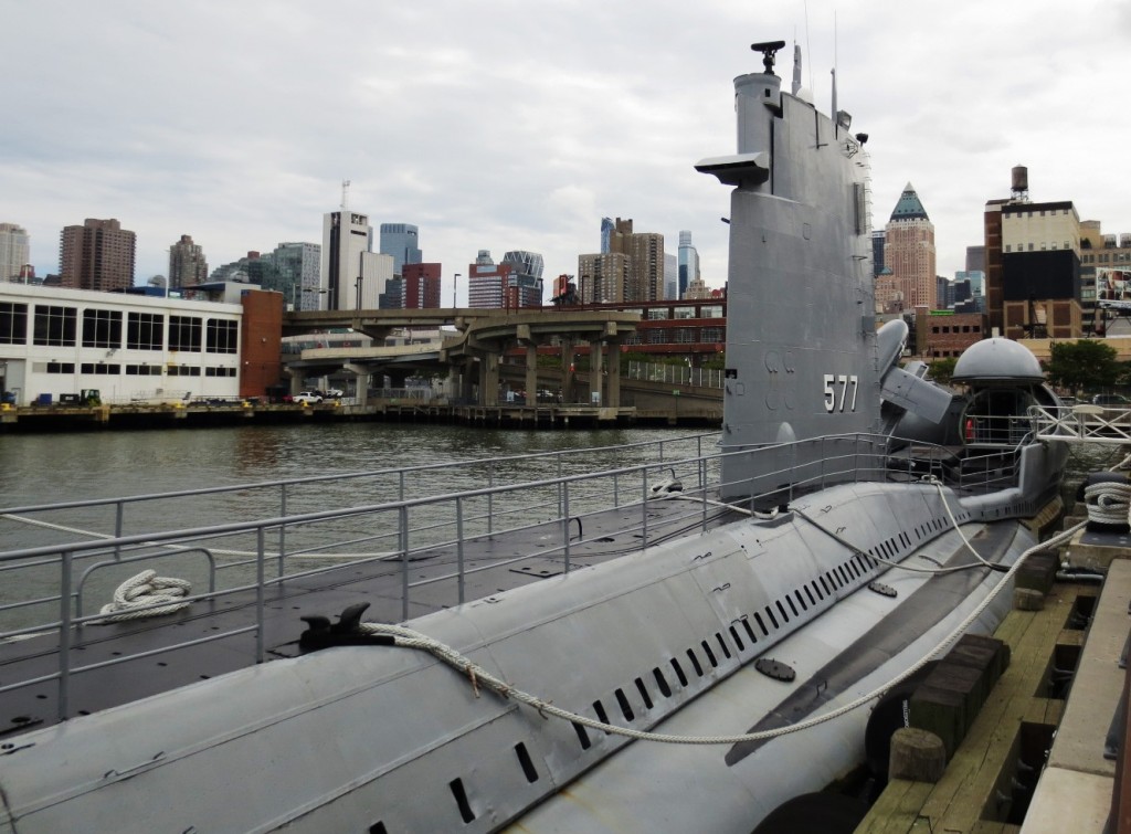 growlr-submarine-new-york-travelgrip-