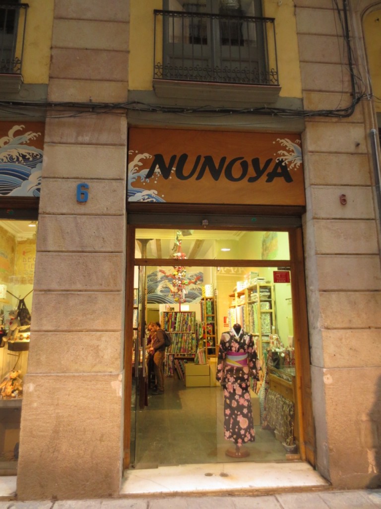 Nunoya-japansk-tygaffär-barcelona-traelgrip- (4)
