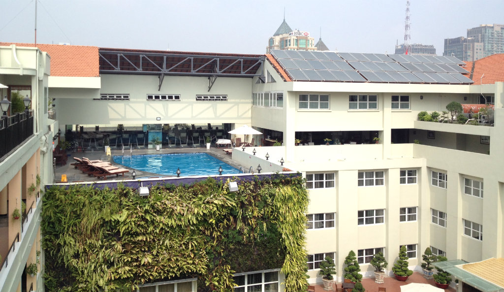 Rex-Hotel-Ho-chi-minh-Saigon-pool-travelgrip-1