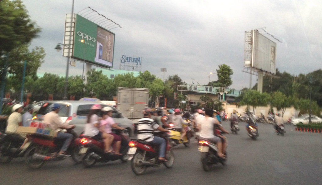 Ho-Chi-Minh-saigon-mopeder-travelgrip