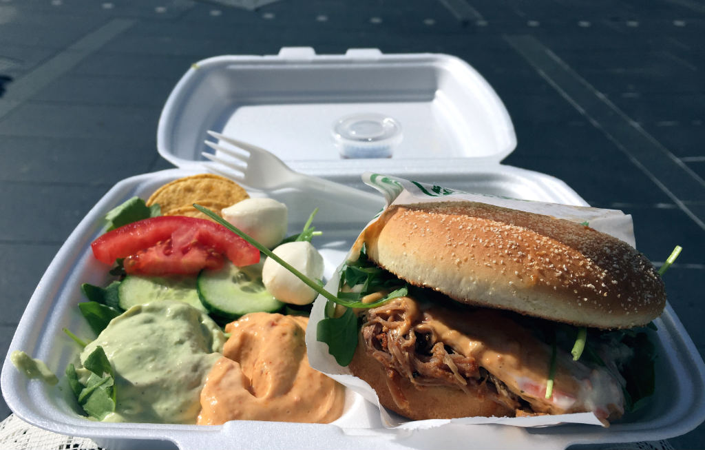 hamburgare-fran-food-truck-travelgrip