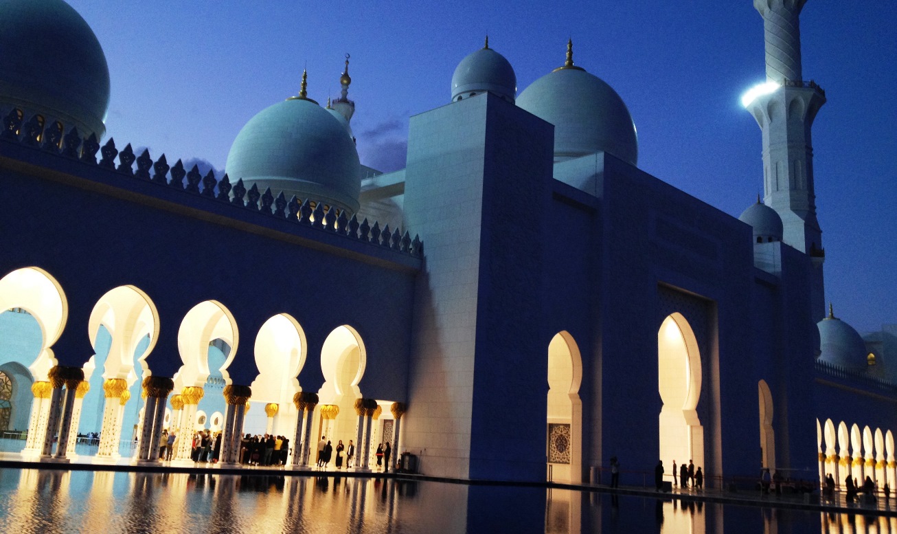 storslagna-grand-mosque-abu-dhabi-travelgrip