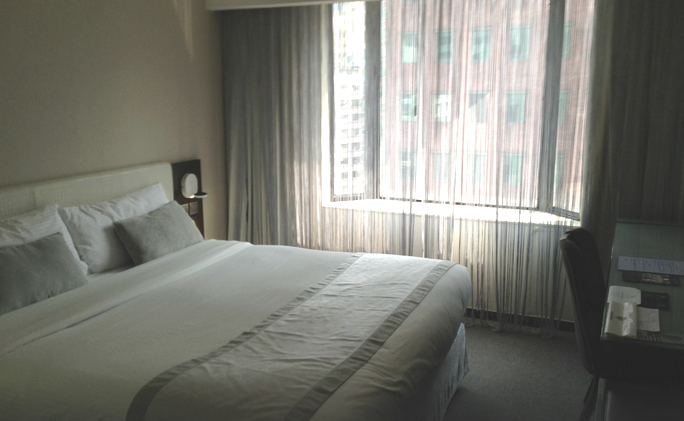 Empire-hotel-double-room-hongkong-travelgrip