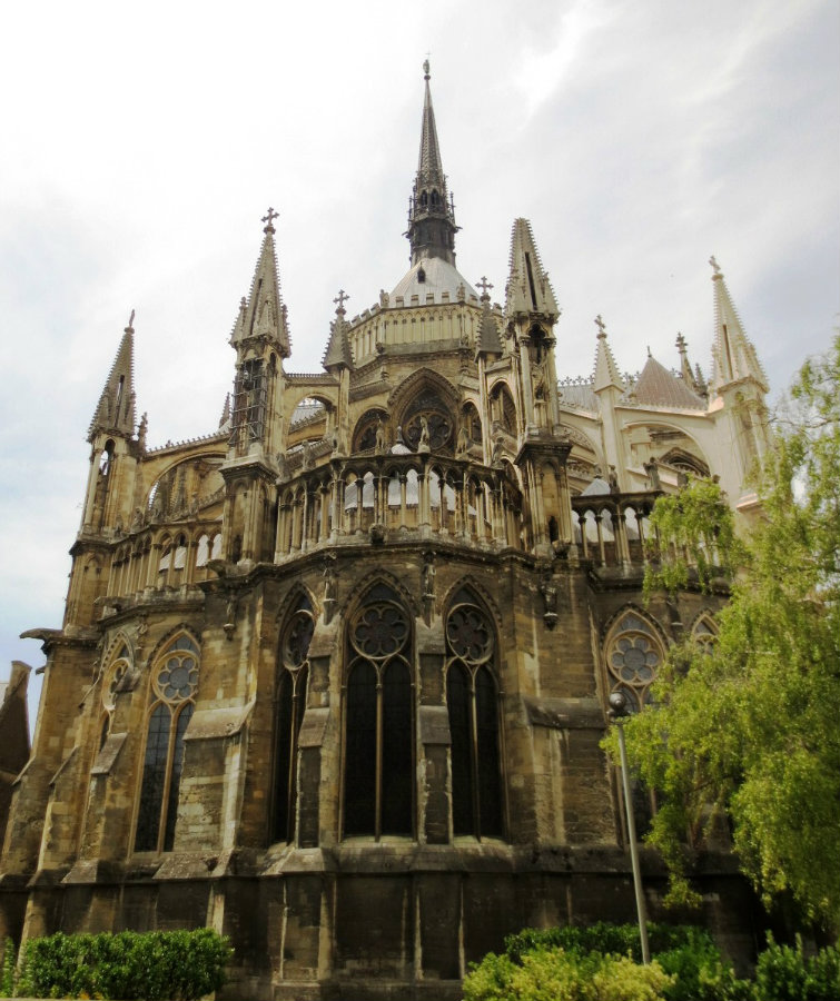 katedral-reims-champagne-france-travelgrip