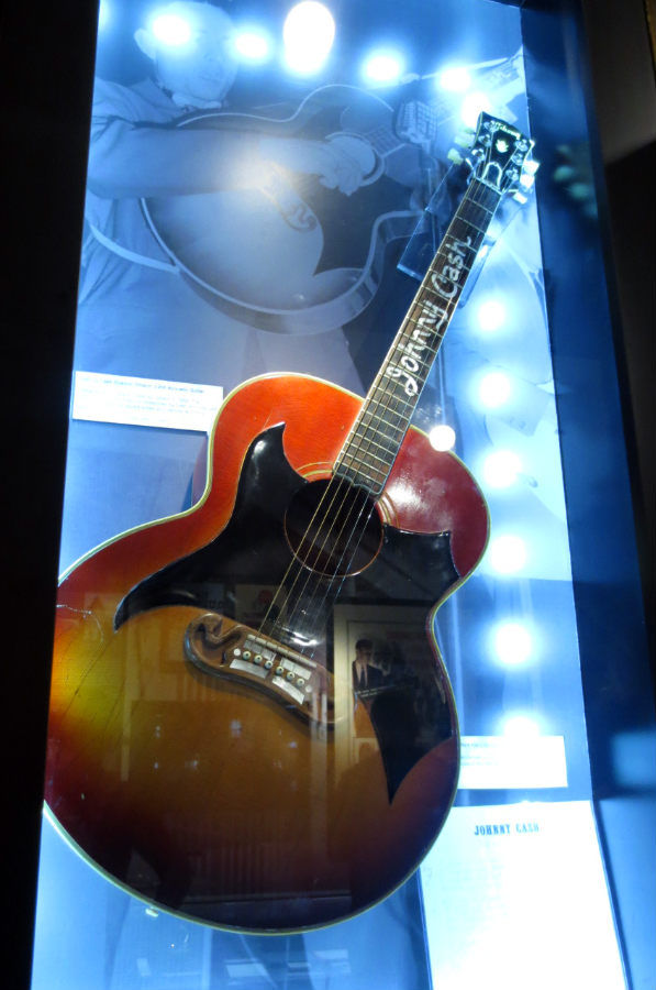 Johnny-Cash-Museum-gitarr-TravelGrip