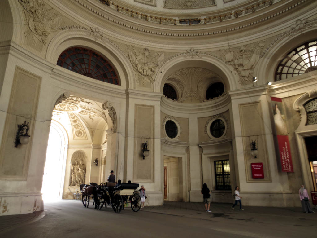 Weekend-i-Wien--Hofburg-passage-TravelGrip