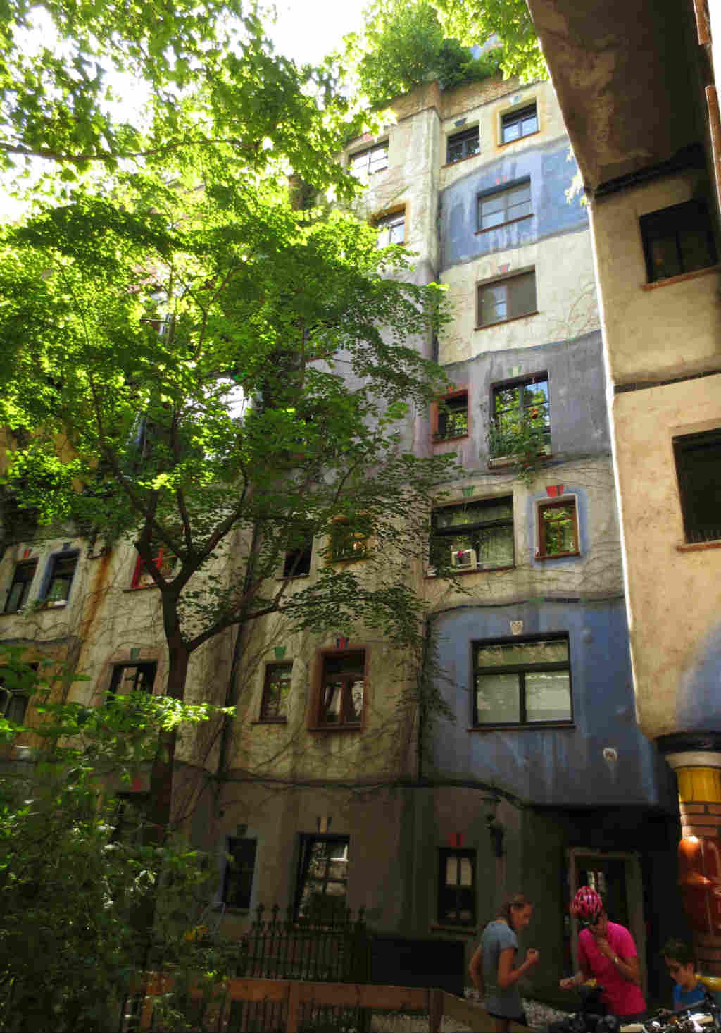 Hundertwasserhaus-Wien-TravelGrip-9