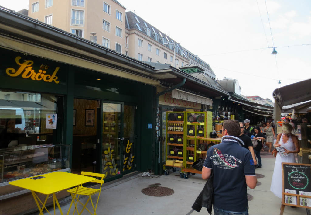 naschtmarkt-market-in-vienna-ladytravelguide-3