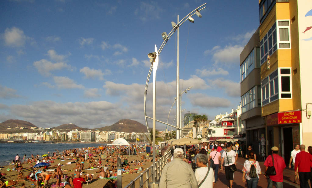 playa-de-las-canteras-las-palmas-travelgrip