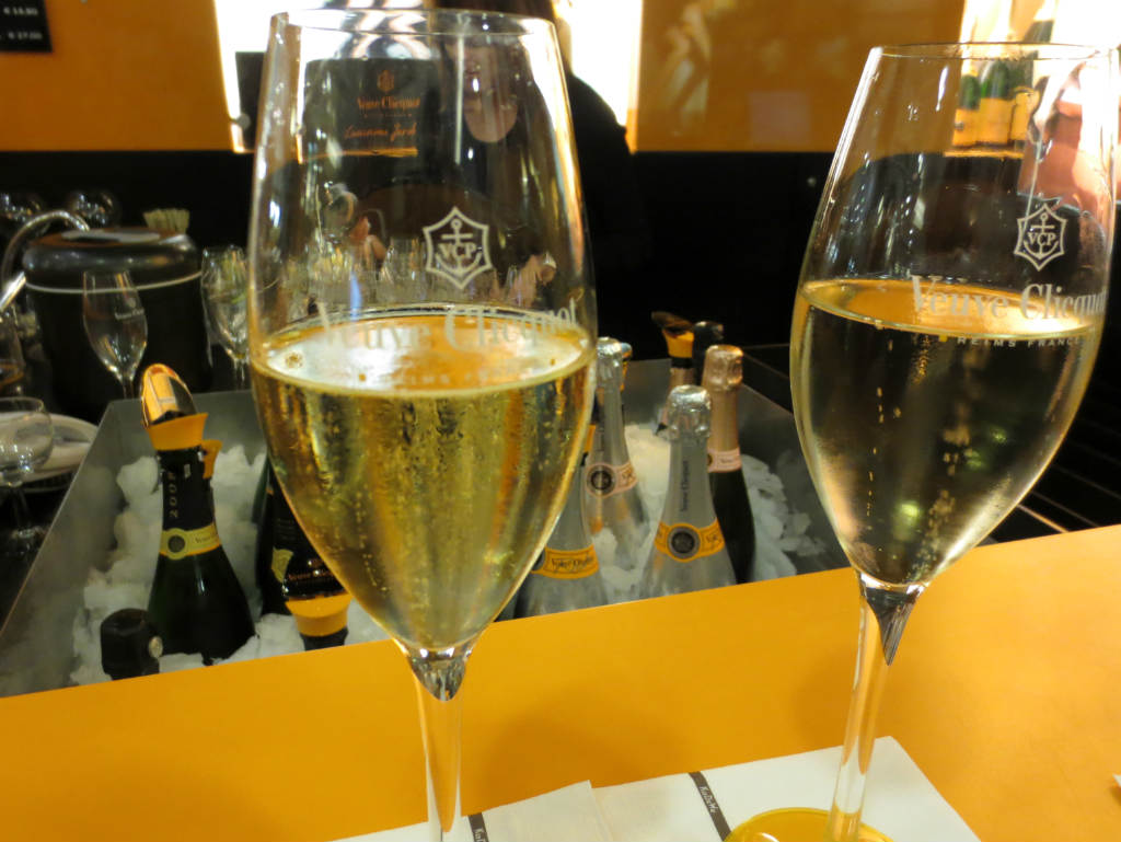 Veuve-Clicquot-Chamapgnebar-KaDeWe-Berlin-TravelGrip-2