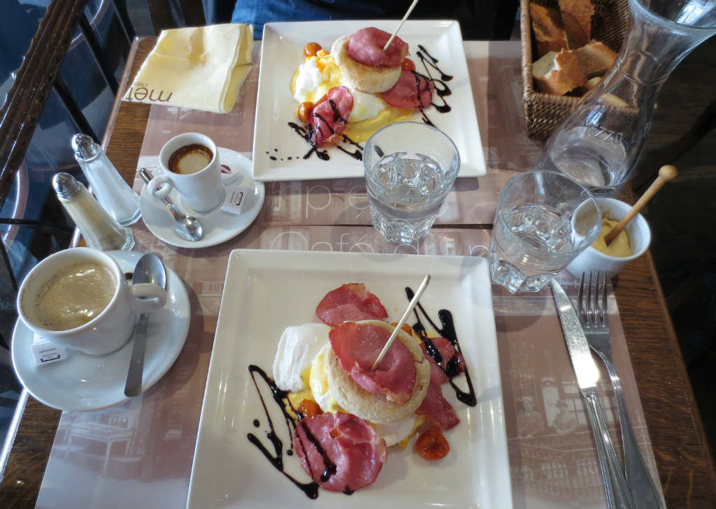 Cafe-du-Metro-Egg-Benedict-Paris-Saint-Germain-des-Pres-TravelGrip