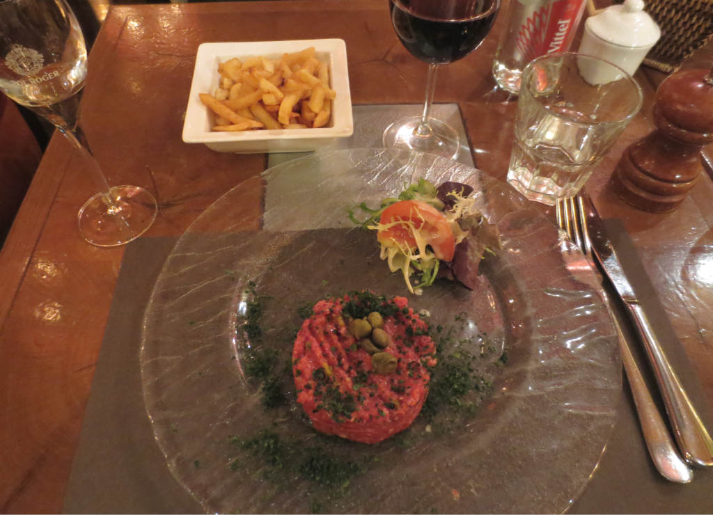 Le-Rousseau-steak-tartare-TravelGrip