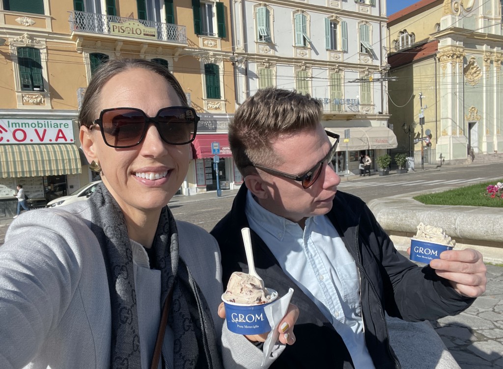 travelgrip äter gelato