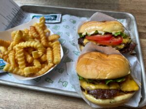 hamburgare på shake shack i new york