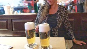 ölhall inne på kadewe i berlin